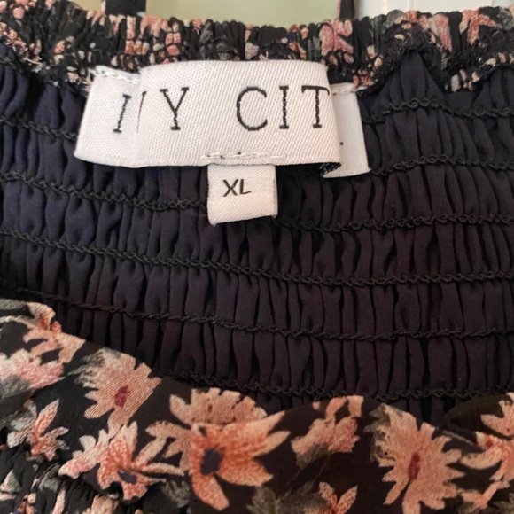 Xl Demi dress - Picture 2 of 2